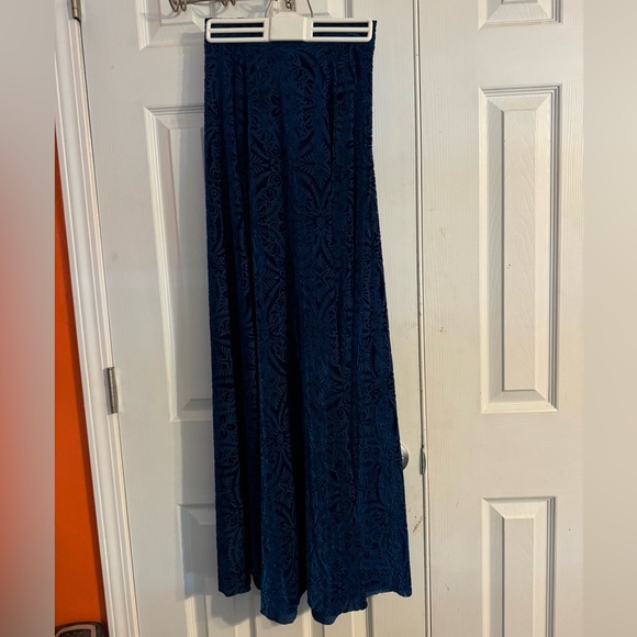 Burned Velvet Neptune Split Skirt - Picture 9 of 11